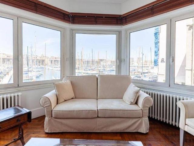 Appartement meublé 4 pièces – Marseille Vieux Port en première ligne