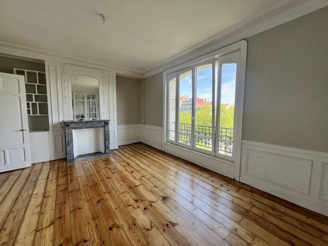 Appartement meublé 5 pièces 192 m²