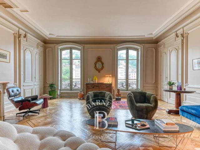Appartement meublé 5 pièces 200 m²
