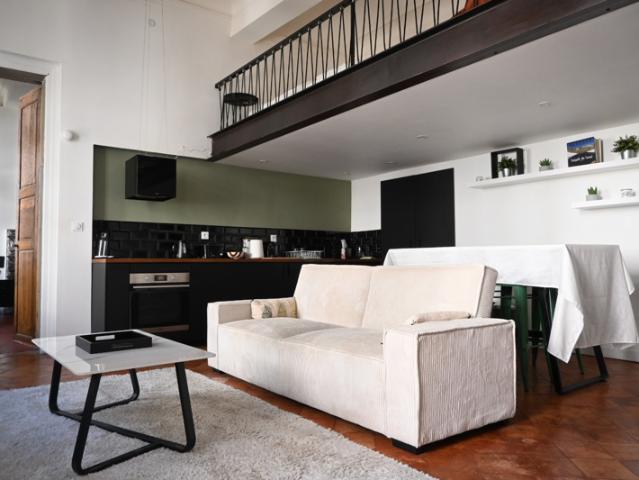 APPARTEMENT MEUBLÉ CARCASSONNE