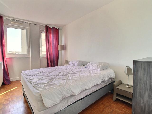 Appartement Meublé à Courbevoie 4 pièces 91.76 m2