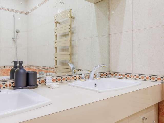 Appartement meublé à louer 4 chambres 260 m² Parc Monceau Paris