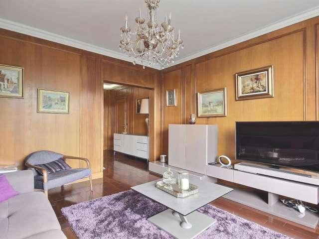Appartement meublé à louer, 2 chambres 80 m² Mirabeau Paris