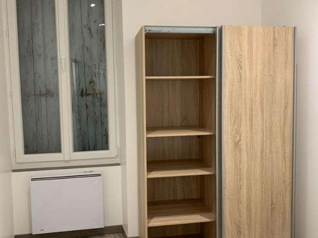 APPARTEMENT MEUBLE AU REZ DE CHAUSSEE DE TYPE 2 + CAVE A TOURNON SUR RHONE