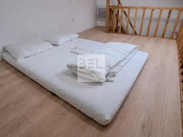 Appartement meublé avec mezzanine – Bagnols sur Cèze