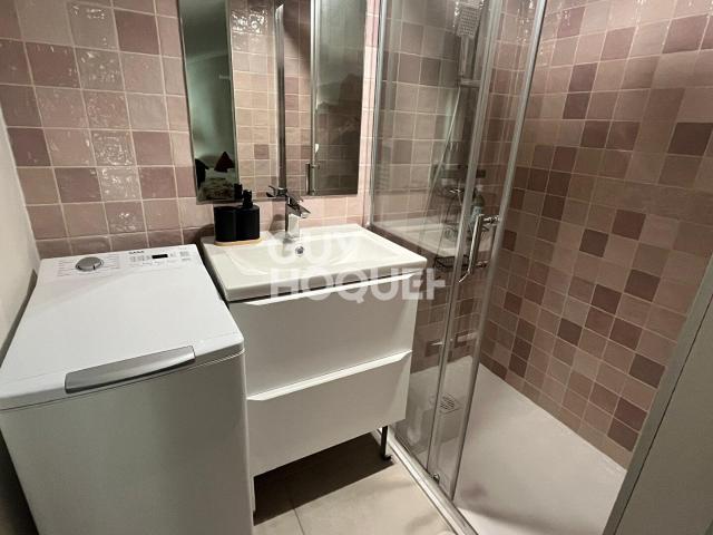 Appartement meublé Dans bel immeuble en Centre ville