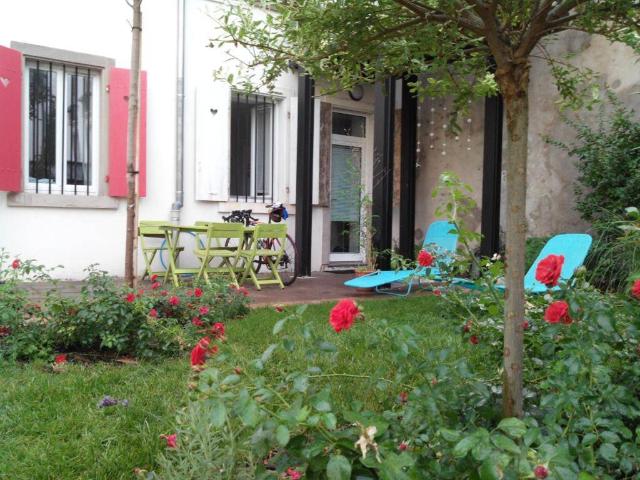 Appartement meublé de standing 3 P + grd mezzanine 130 M2 sol quartier des consulats isolation Bâtiment basse consommation