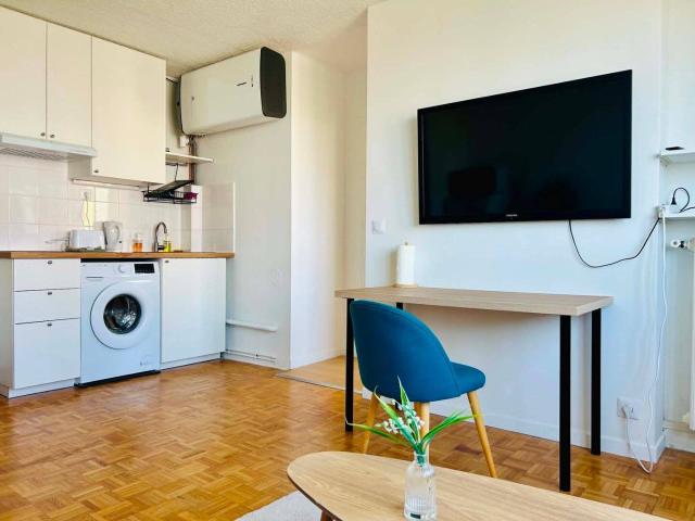 Appartement meublé en parfait état – Face au RER B Laplace