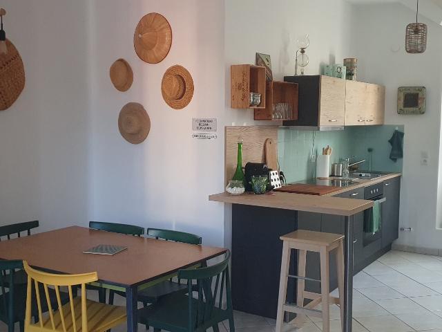 Appartement meublé en triplex de 49m2 + 35m2 de combles aménagés
