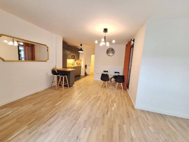 Appartement meublé et équipé, 2 chambres, 1 parking, terrasse, c