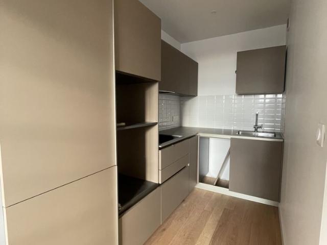 Appartement meublé et rénové en duplex de 4 pièces Centre ville de Tours 1073 € toutes charges incluses