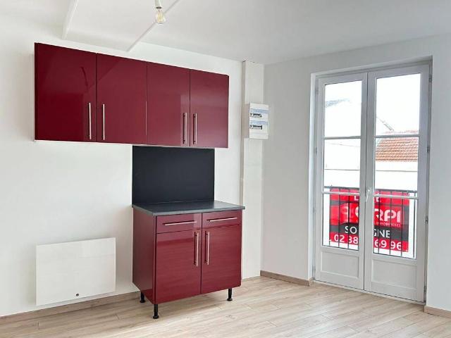 Appartement meublé F2 à louer à la Ferté Saint Aubin
