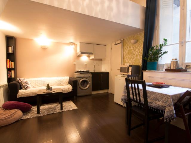 appartement meublé studio, 17m² paris 9ème 950€ cc