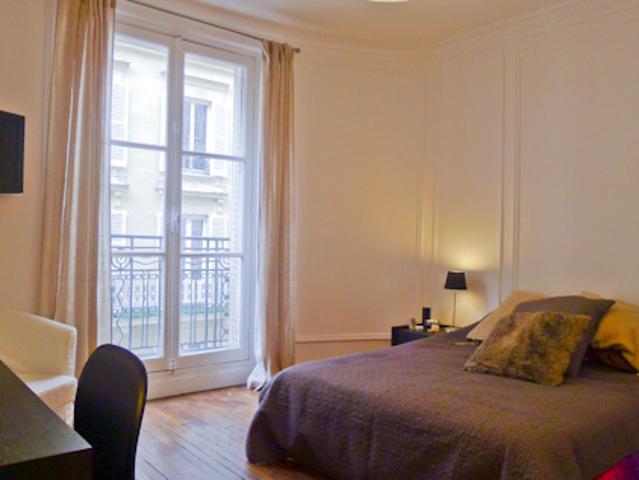 appartement meublé studio, 23m² paris 17ème 980€ cc
