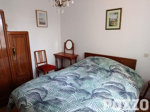 APPARTEMENT MEUBLE SUR SAINT VAAST DE TYPE F3 EN RESIDENCE AVEC ASCENSEUR AVEC CAVE ET PARKING