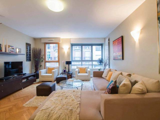 APPARTEMENT MEUBLÉ PARIS 3 PIÈCES PASSY