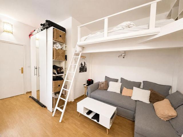 Appartement MEUBLE Paris 1 pièce s 25.72 m2 Rue de la Roquette 11E