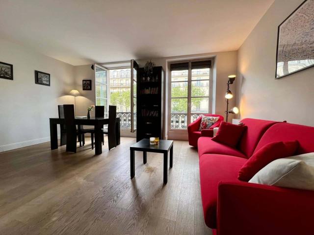 APPARTEMENT MEUBLÉ PARIS 2 PIÈCES SAINT GERMAIN DES PRÉS