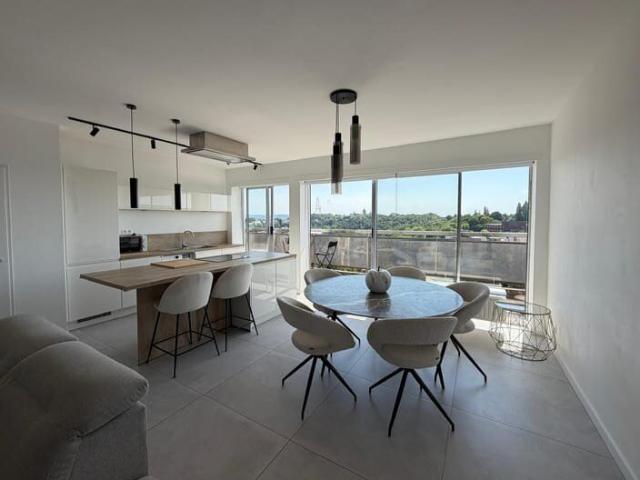 Appartement meublé rénové avec terrasse et vue – Liège
