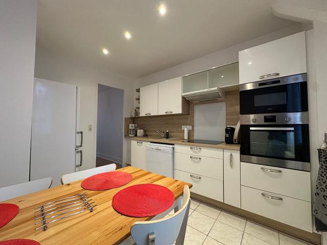 Appartement Meublé Rénové plein centre ville Provins 3 pièces 110m2