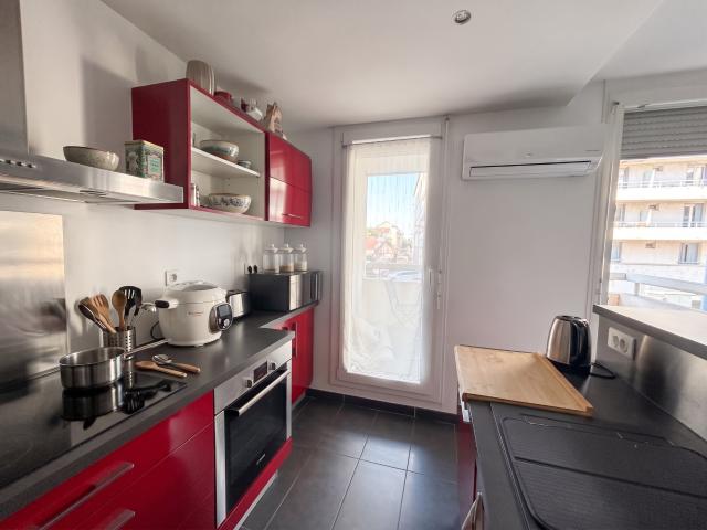 APPARTEMENT MEUBLE T2 47.88m² GRATTE CIEL