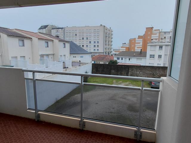 Appartement meublé T2 à louer de 35 m2 Proche Mer Avec Parking et Cave