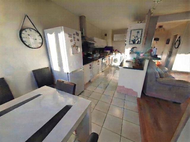 Appartement meublé T3/4 à 5 mn du métro Résidence le camelia