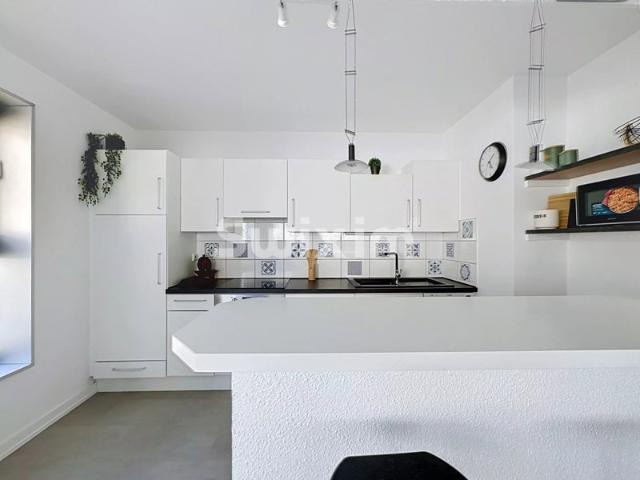 Appartement meublé T3 de 71m² avec garage fermé, place de parking et cave !