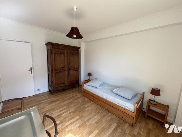 APPARTEMENT MEUBLE T4 A LAVAL
