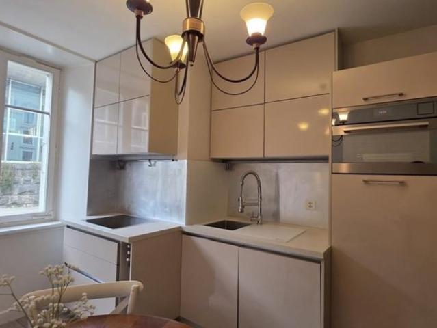 APPARTEMENT MEUBLÉ TOUT CONFORT
