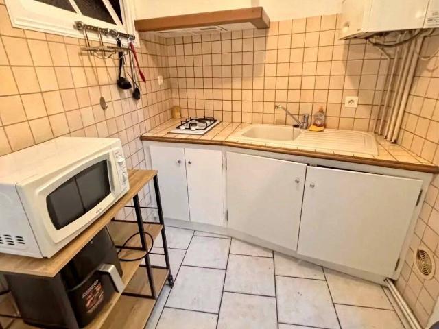 APPARTEMENT meubleé T2 de 50 avec cour