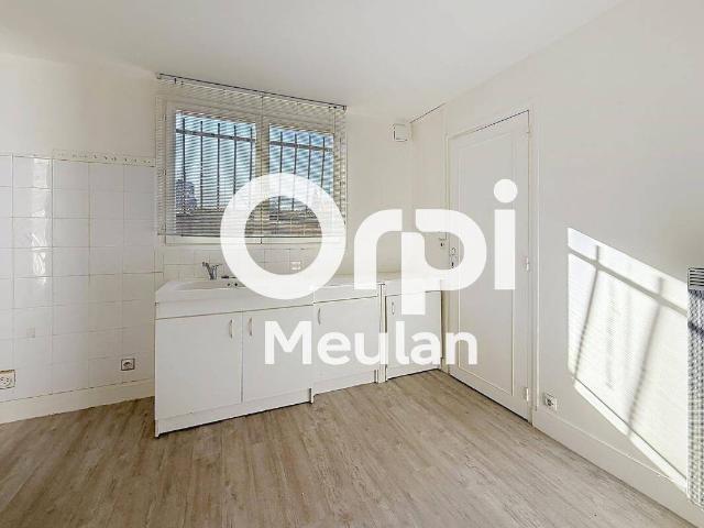 Appartement Meulan 1 pièce s 29.59 m2