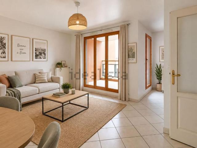 Appartement, Meyzieu
