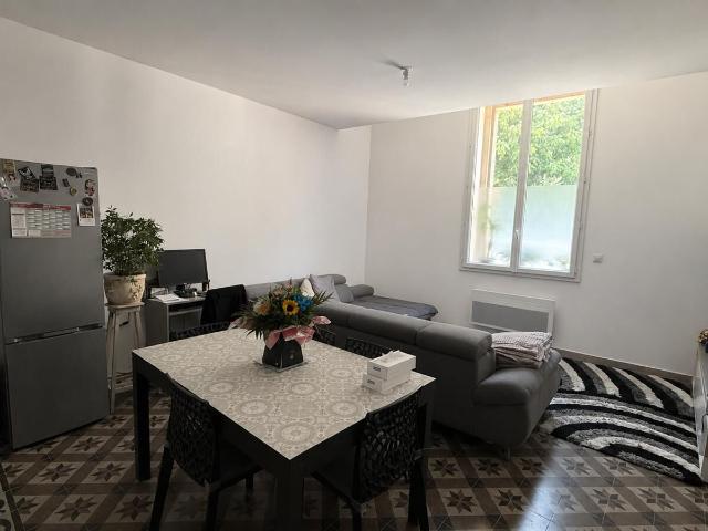 Appartement Meynes 4 pièce s en rdc