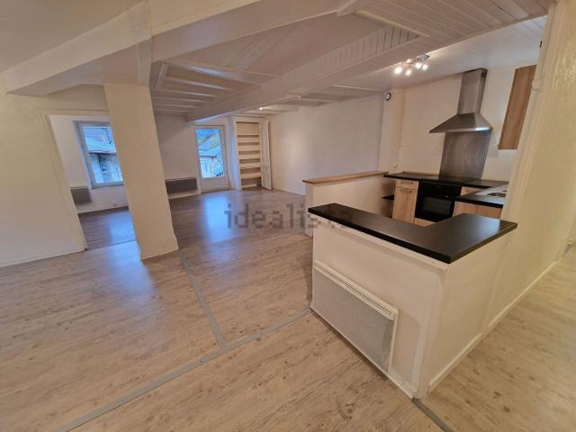 Appartement, Montréal la Cluse