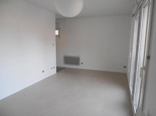 Appartement Montreal La Cluse 1 pièce s 25.0 m2