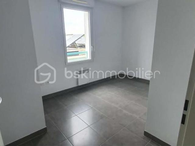 Appartement moderne et spacieux avec grande terrasse au dernier étage