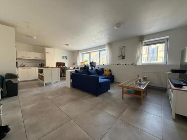 APPARTEMENT MODERNE EN CENTRE VILLE – À LOUER