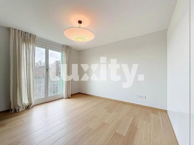 Appartement moderne vue lac
