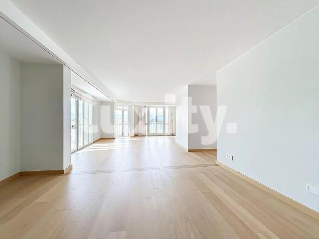 Appartement moderne vue lac