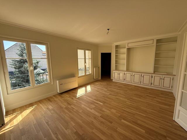 Appartement Moulins 4 pièce s 127.18 m2