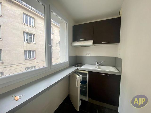 Appartement Nantes 1 pièce 28.01 m2