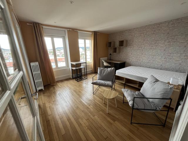 APPARTEMENT NANCY/LAXOU DERNIER ETAGE AVEC ASCENSEUR D'UNE BELLE COPROPRIETE