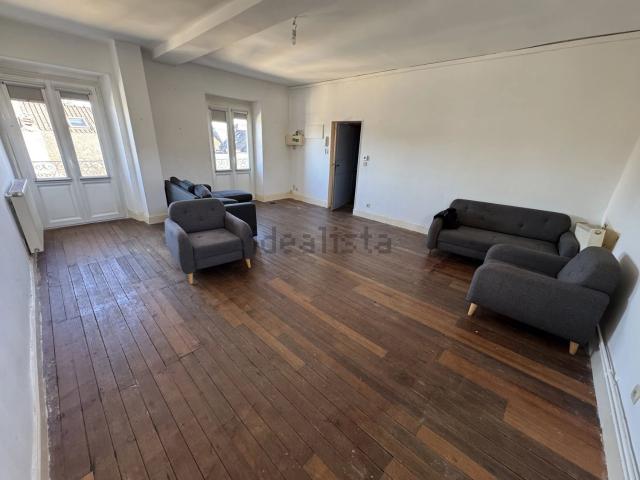 Appartement, Nay