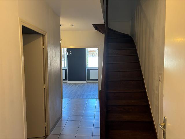 Appartement Neuville Sur Ain 4 pièce s 92 m2