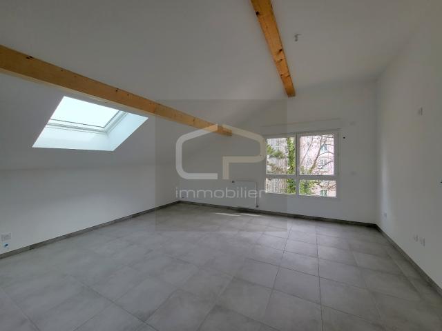 Appartement neuf attique T5 – 105 m² habitables – Terrasse 26 m² – 2 Garages – Annecy