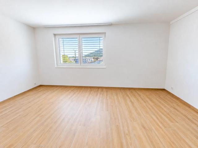 Appartement neuf de 3.5 pièces avec balcon à Cornaux