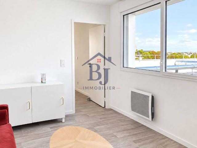 Appartement neuf dernier étage à louer 780 € par mois à Rennes