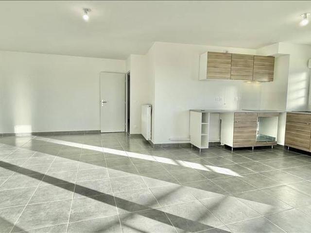 Appartement neuf dernier étage avec ascenseur et terrasse