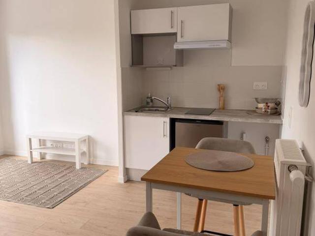 Appartement neuf lumineux à louer à Sucy en Brie, 1 pièce